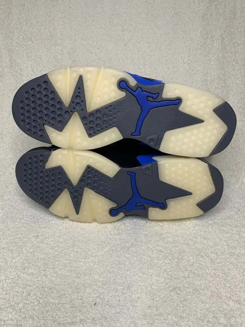 Jordan MVP Women Size 11, Men 9.5
